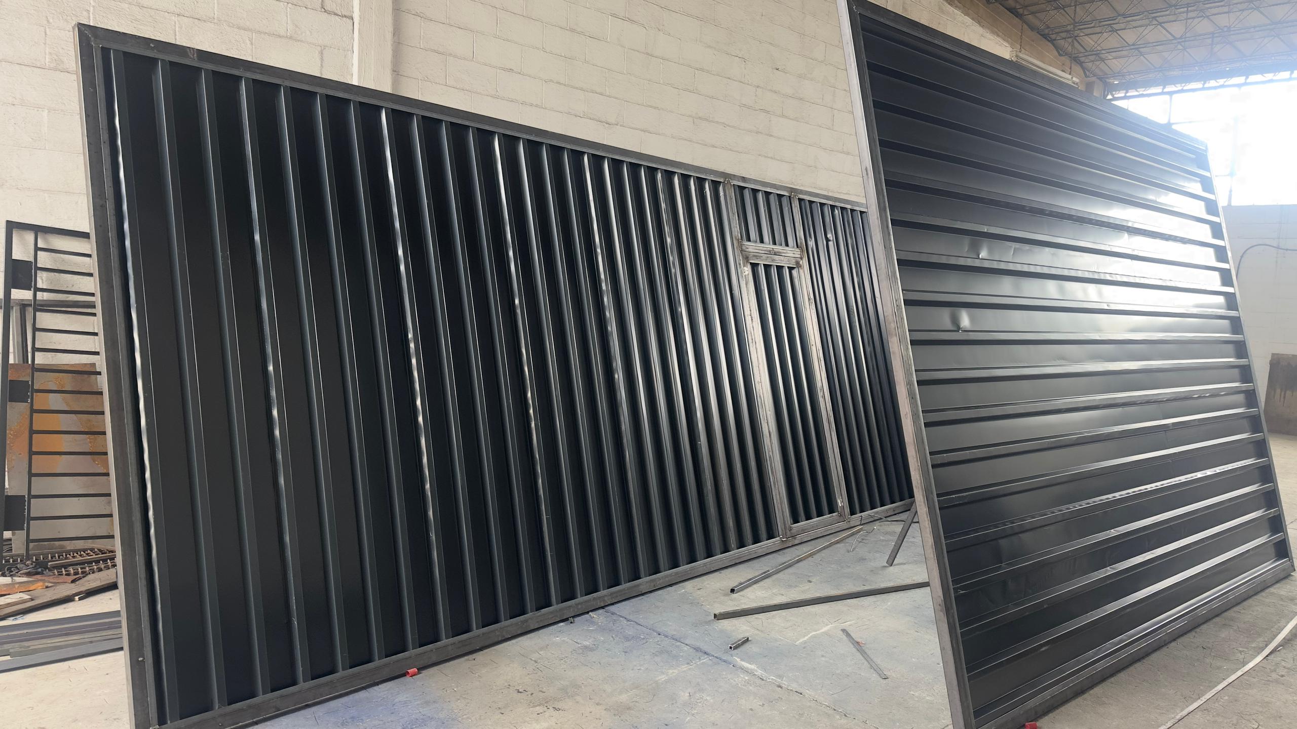 Commercial Gate